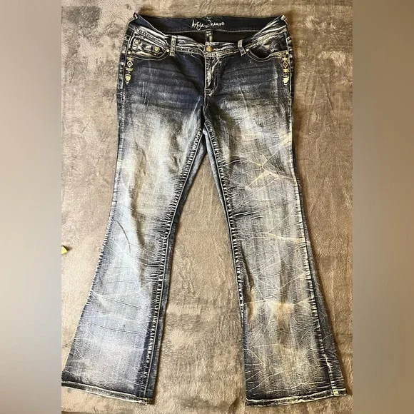 Ariya Distressed Blue Jeans WithSequins and Designs. Size 15/16 - Picture 2 of 10